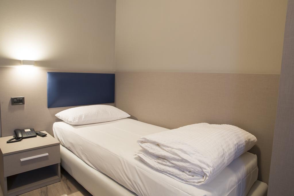 Albergo Montenegro Maniago Kültér fotó