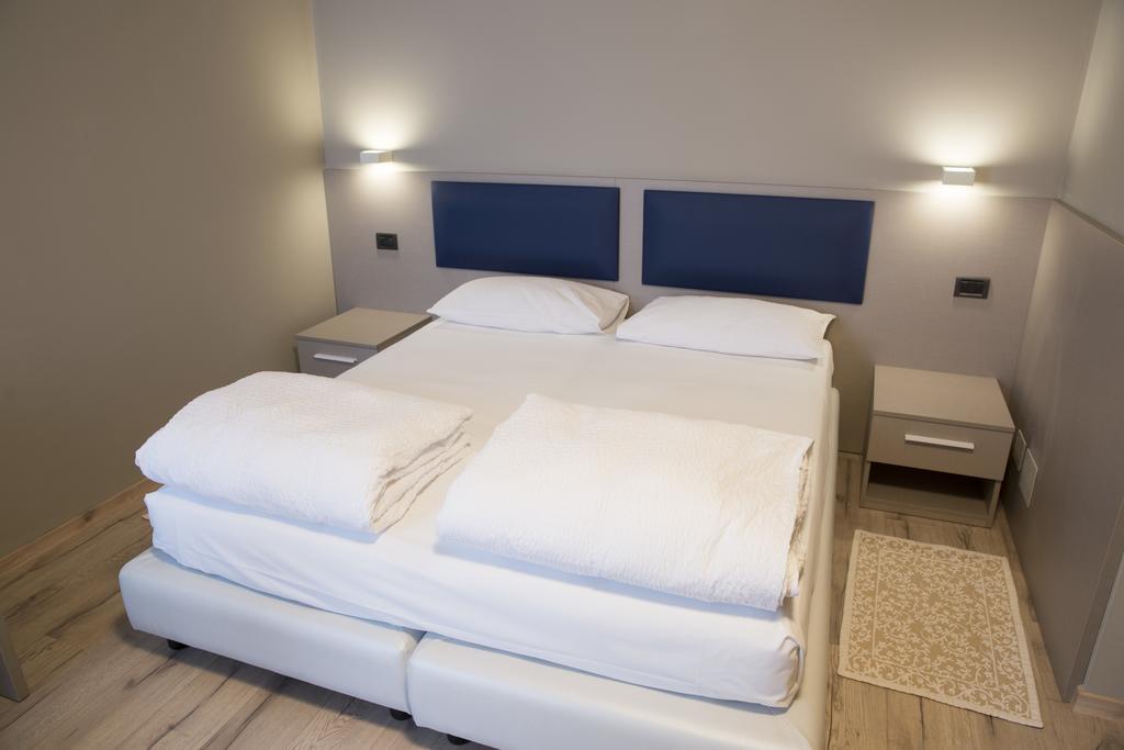 Albergo Montenegro Maniago Kültér fotó
